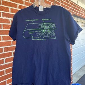 Unisex tshirt. Worm hole graphic. Medium NERD. SCIENCE. EUC